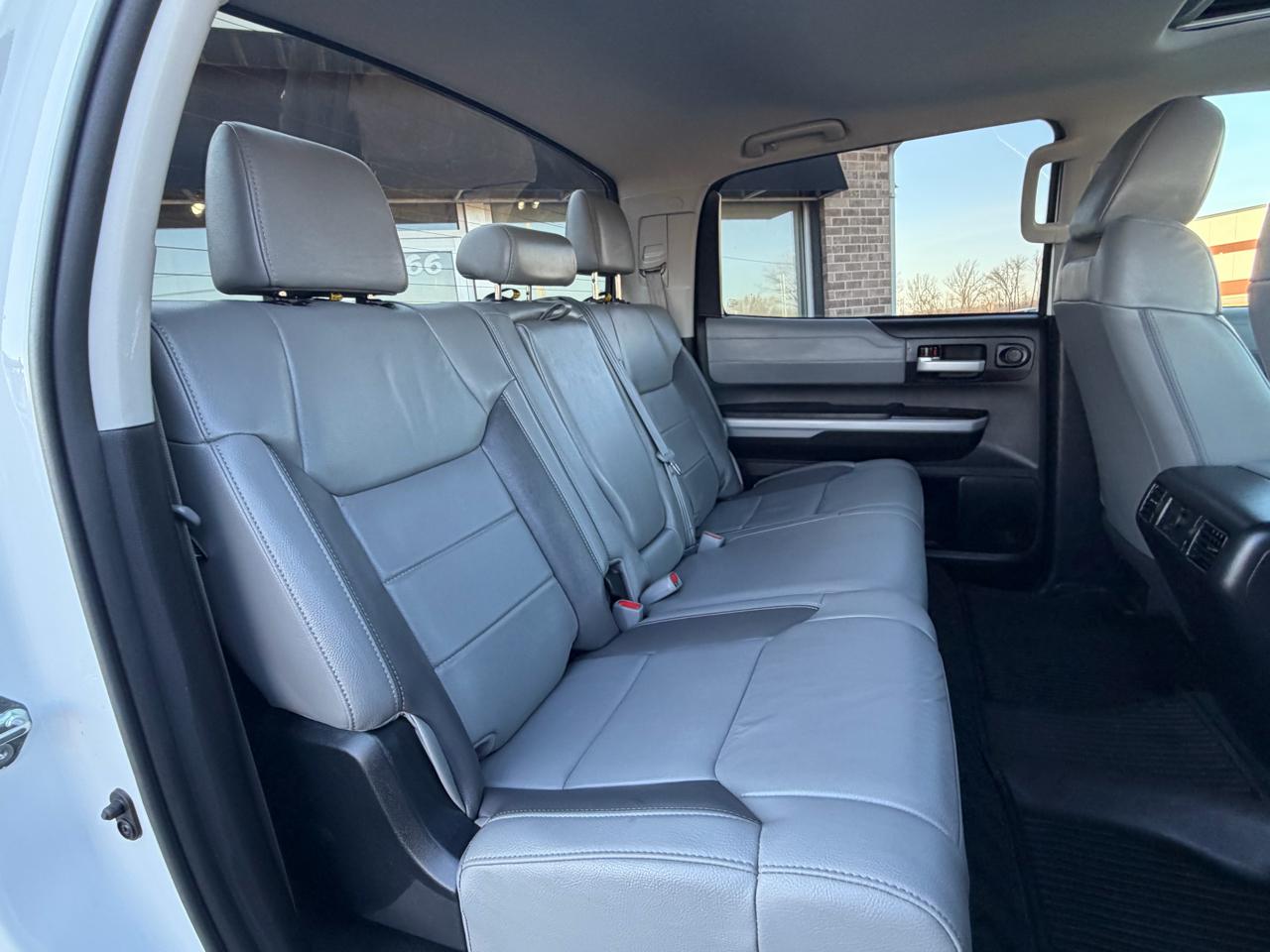 Toyota Tundra 4WD Limited CrewMax 5.5' Bed 5.7L FFV (Natl) 2018