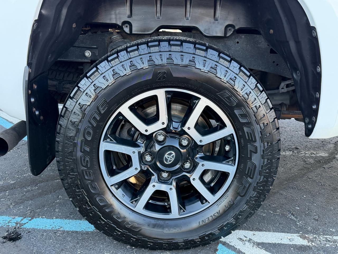 Toyota Tundra 4WD Limited CrewMax 5.5' Bed 5.7L FFV (Natl) 2018