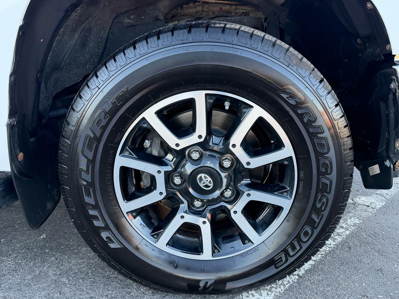 Toyota Tundra 4WD Limited CrewMax 5.5' Bed 5.7L FFV (Natl) 2018