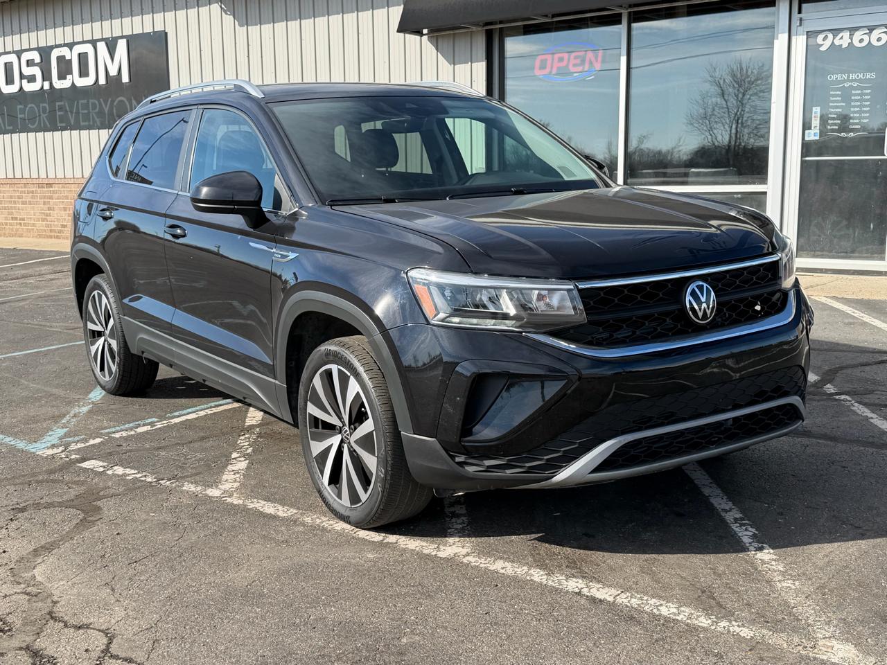 Volkswagen Taos SE FWD 2024