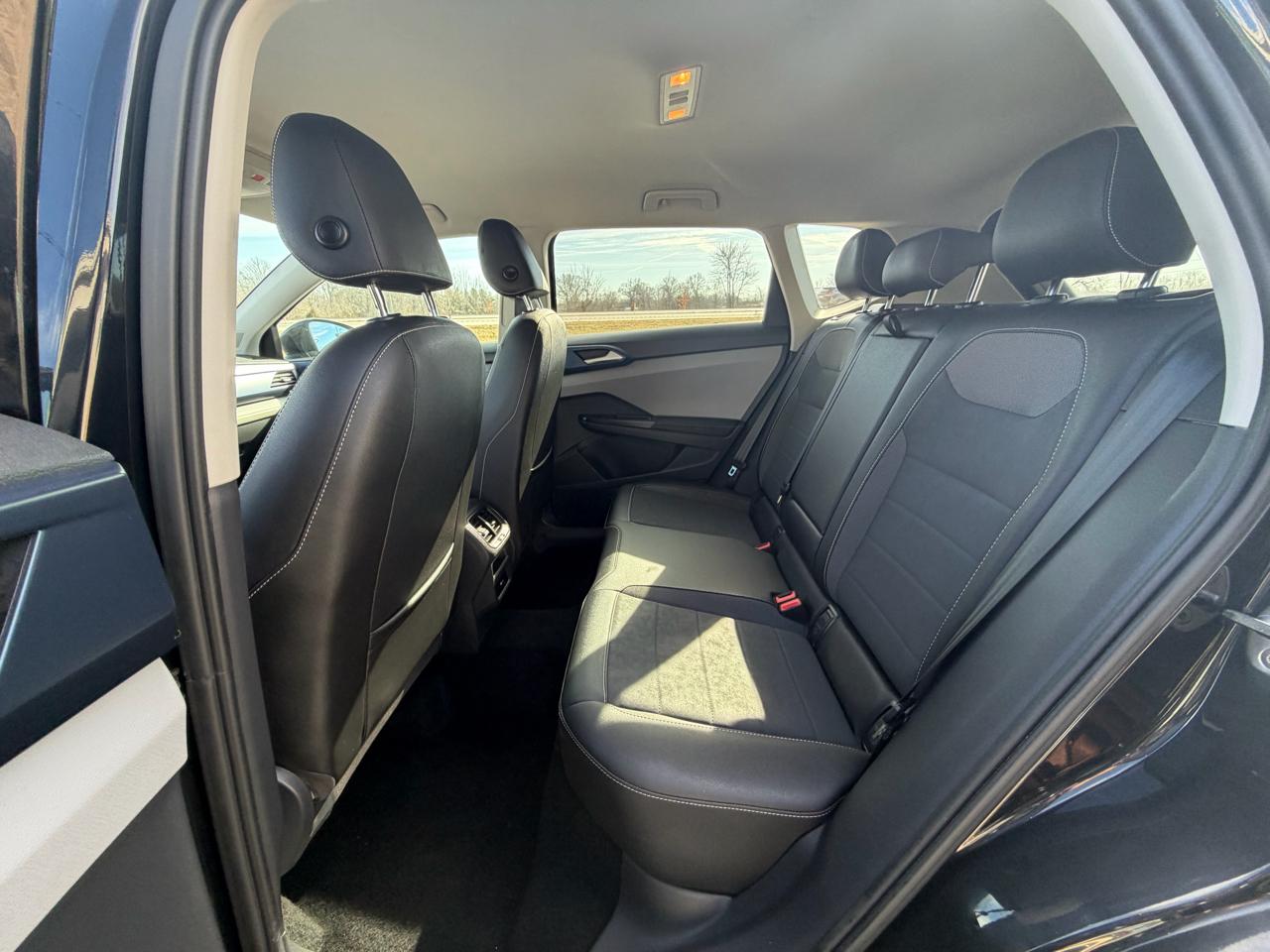 Volkswagen Taos SE FWD 2024