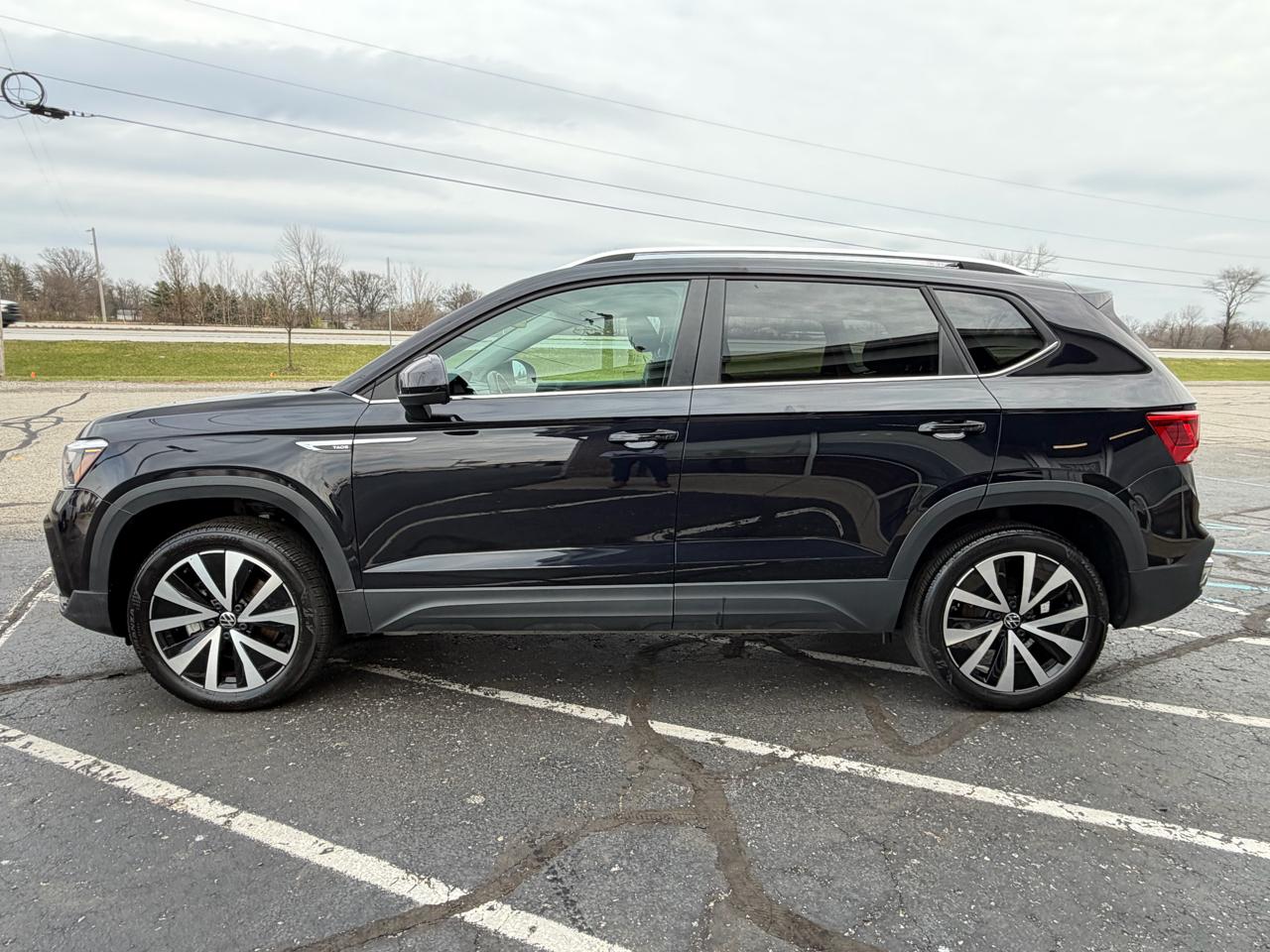 Volkswagen Taos SE FWD 2024