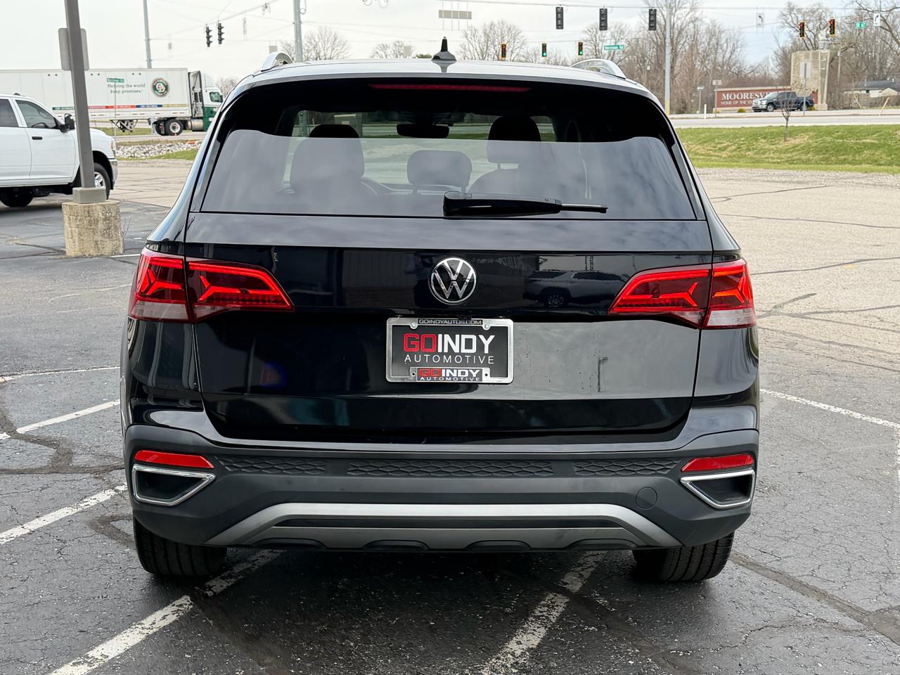 Volkswagen Taos SE FWD 2024