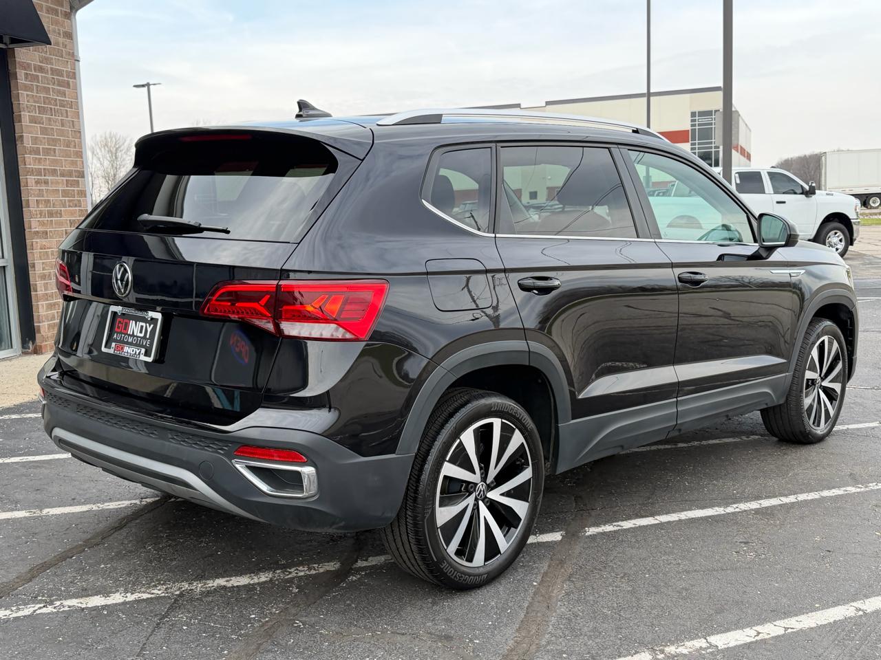 Volkswagen Taos SE FWD 2024