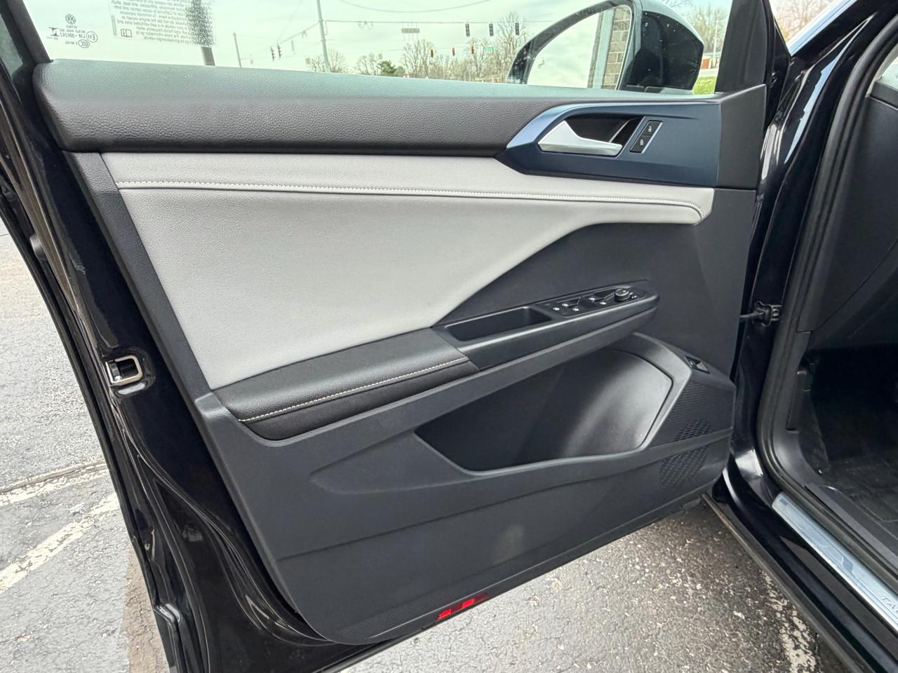 Volkswagen Taos SE FWD 2024