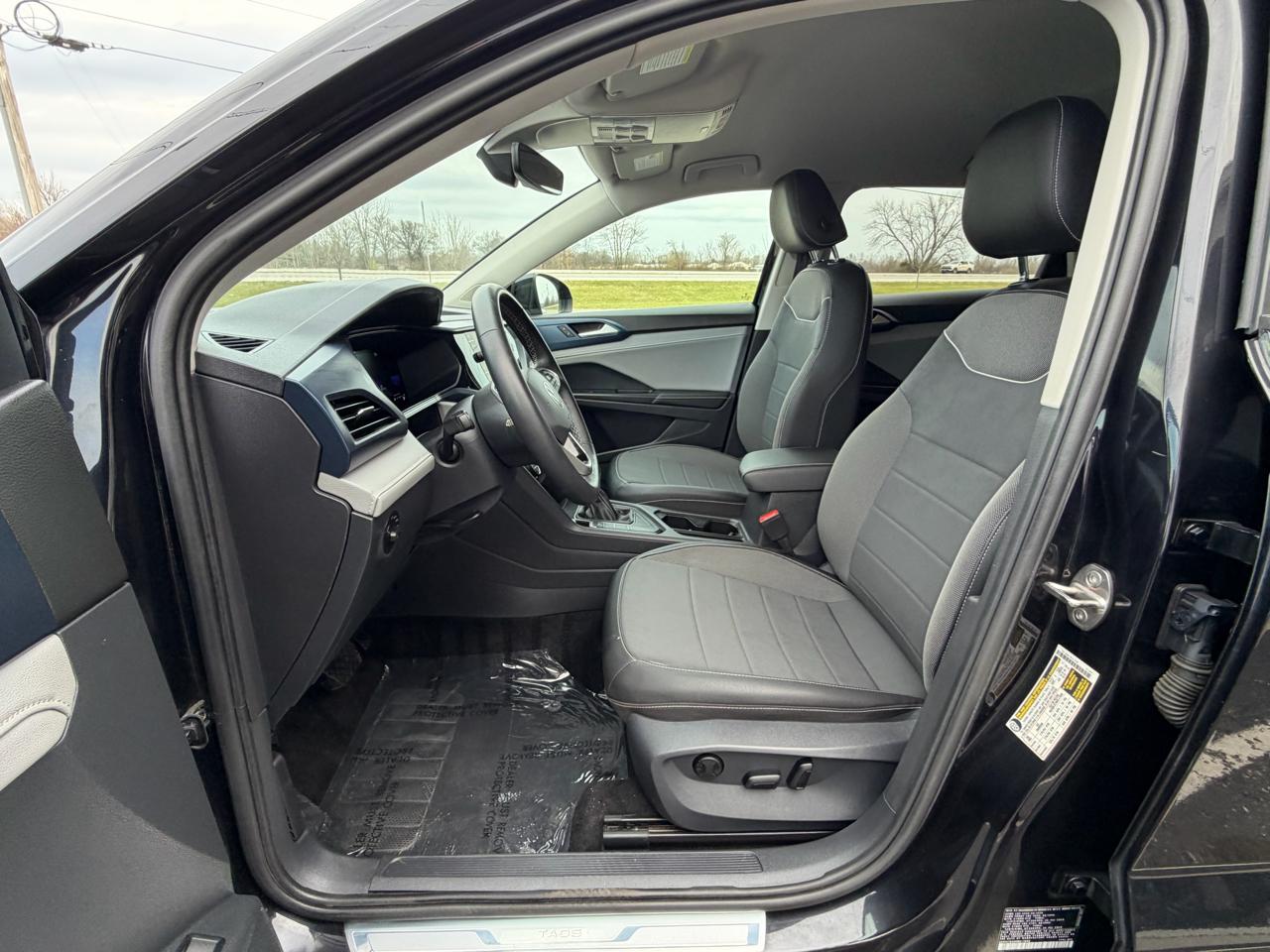 Volkswagen Taos SE FWD 2024