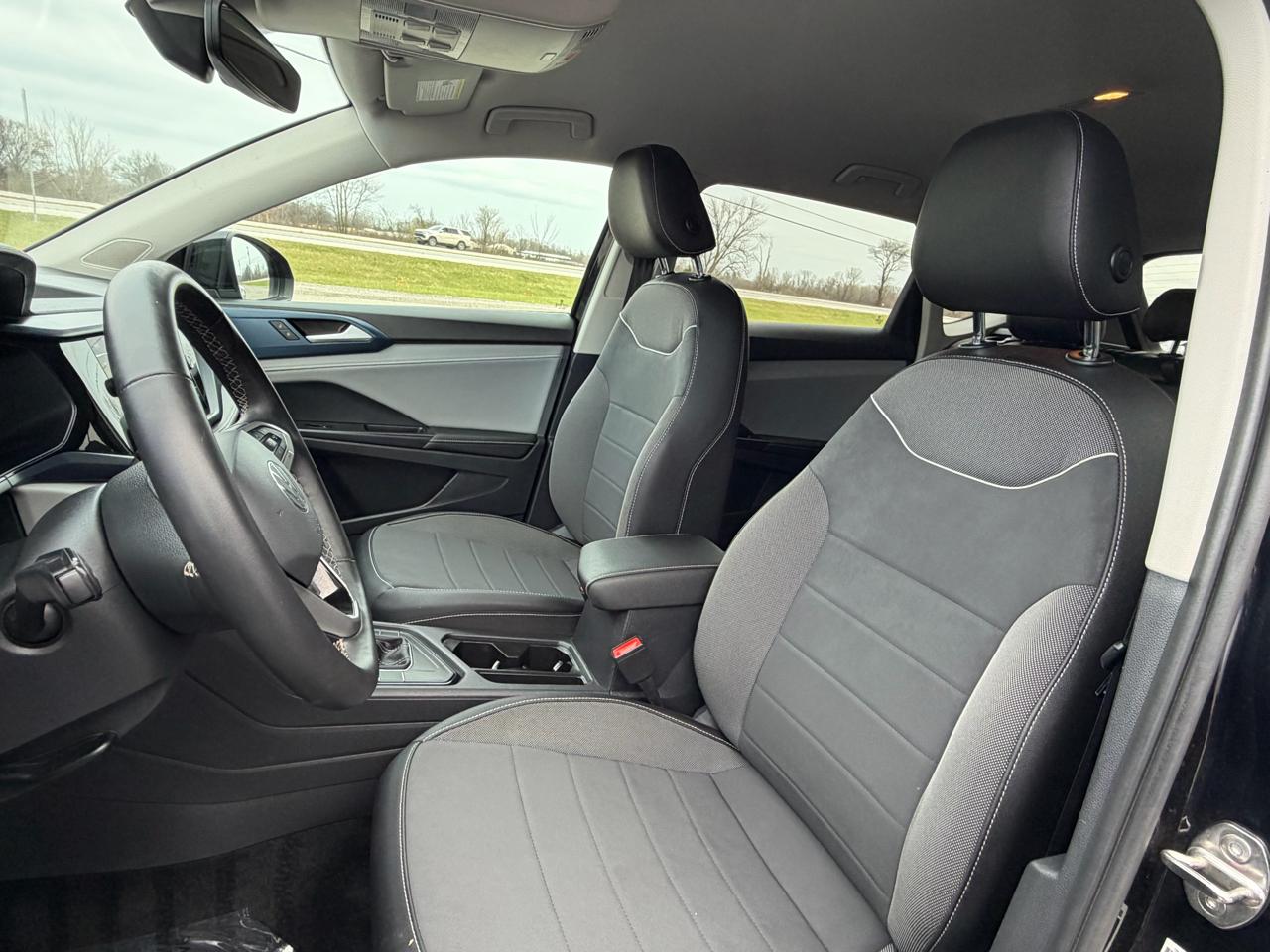 Volkswagen Taos SE FWD 2024