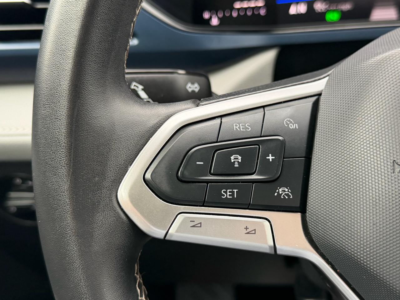 Volkswagen Taos SE FWD 2024