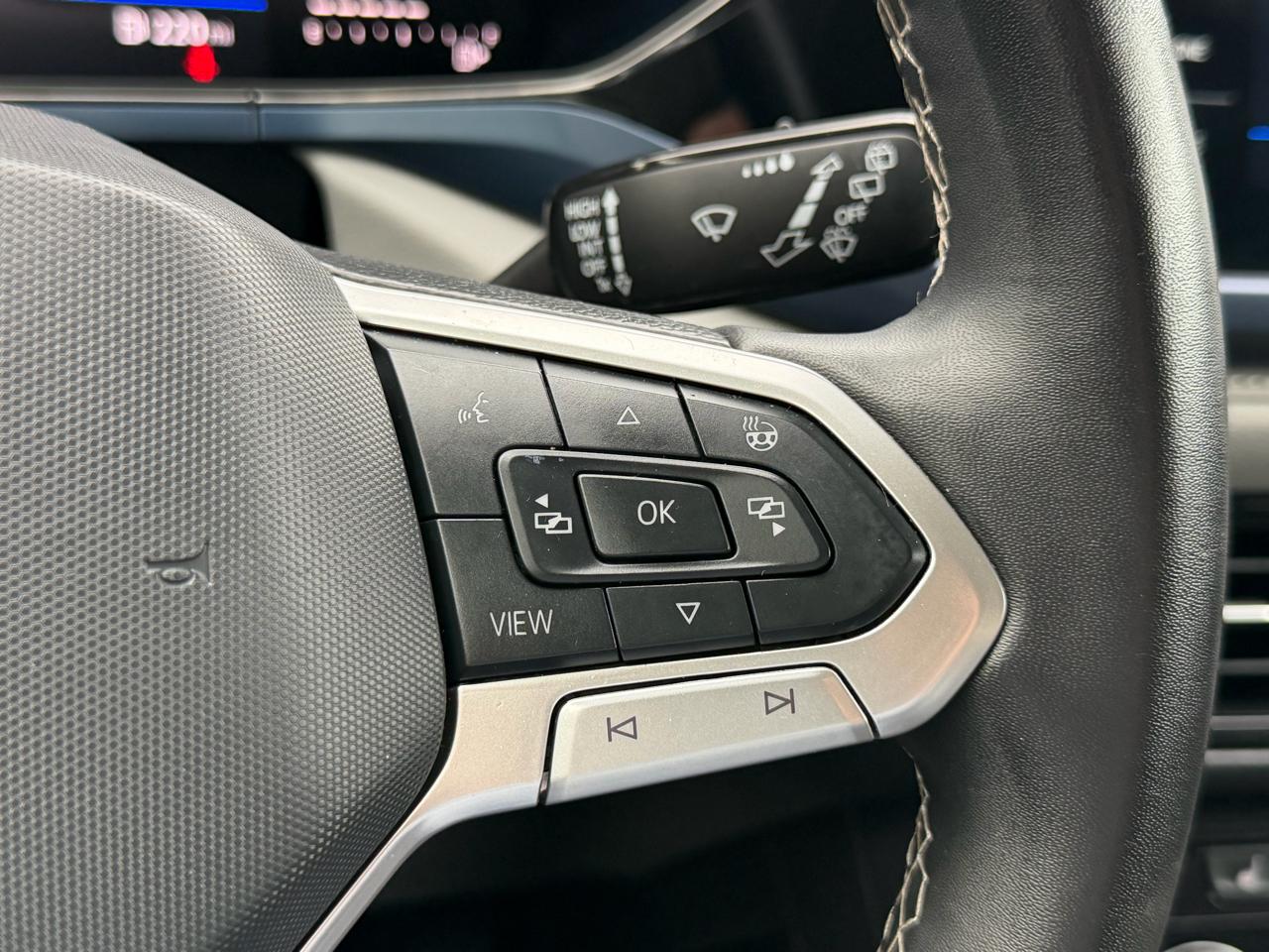 Volkswagen Taos SE FWD 2024