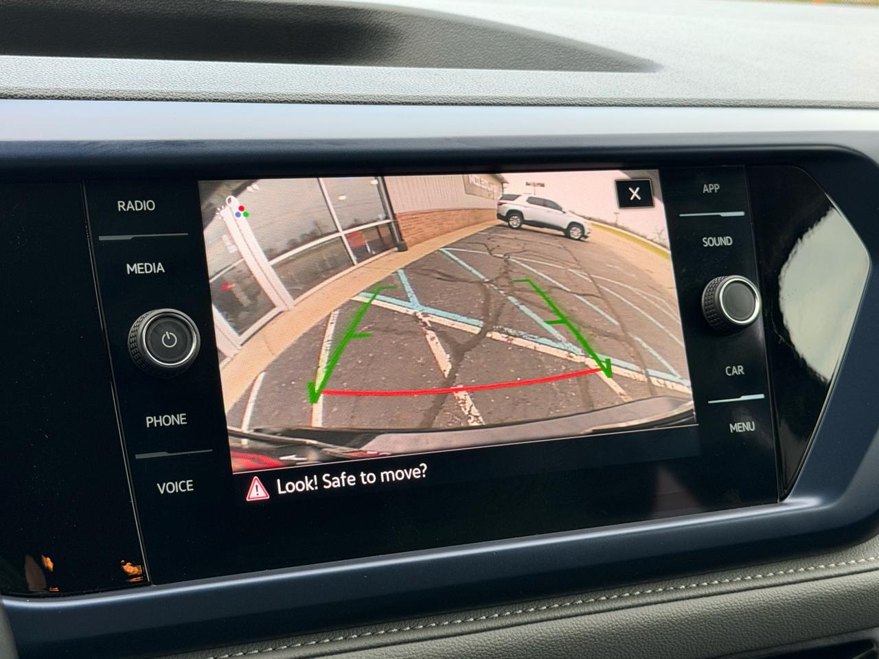 Volkswagen Taos SE FWD 2024