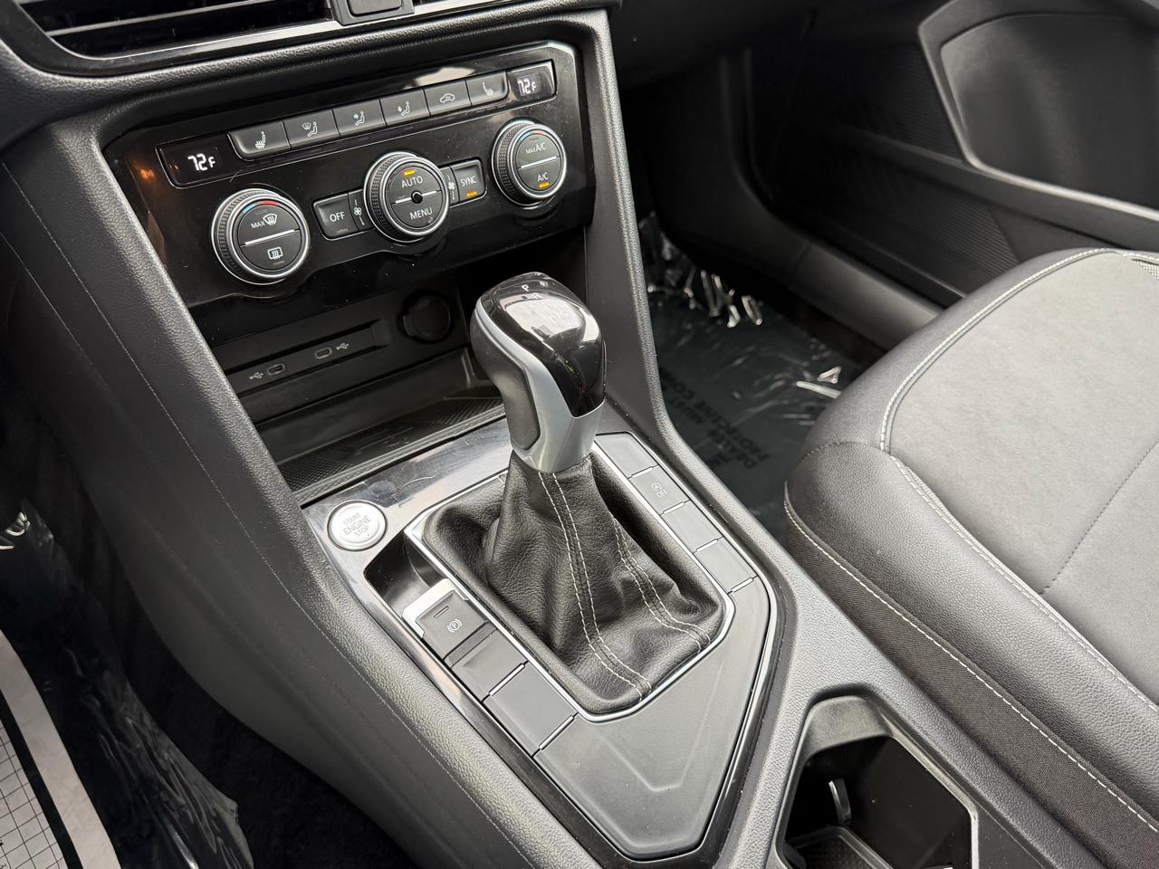 Volkswagen Taos SE FWD 2024