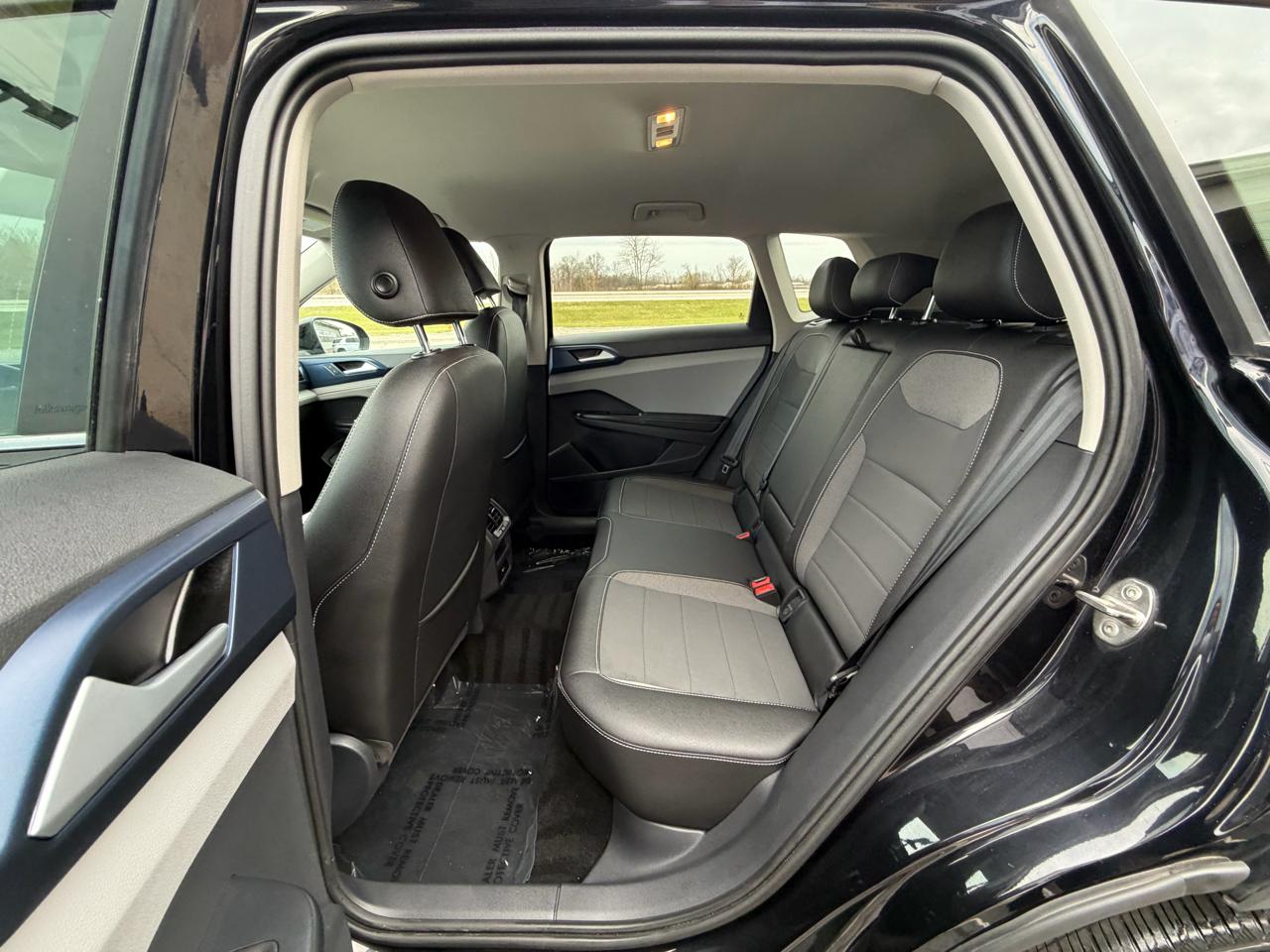 Volkswagen Taos SE FWD 2024