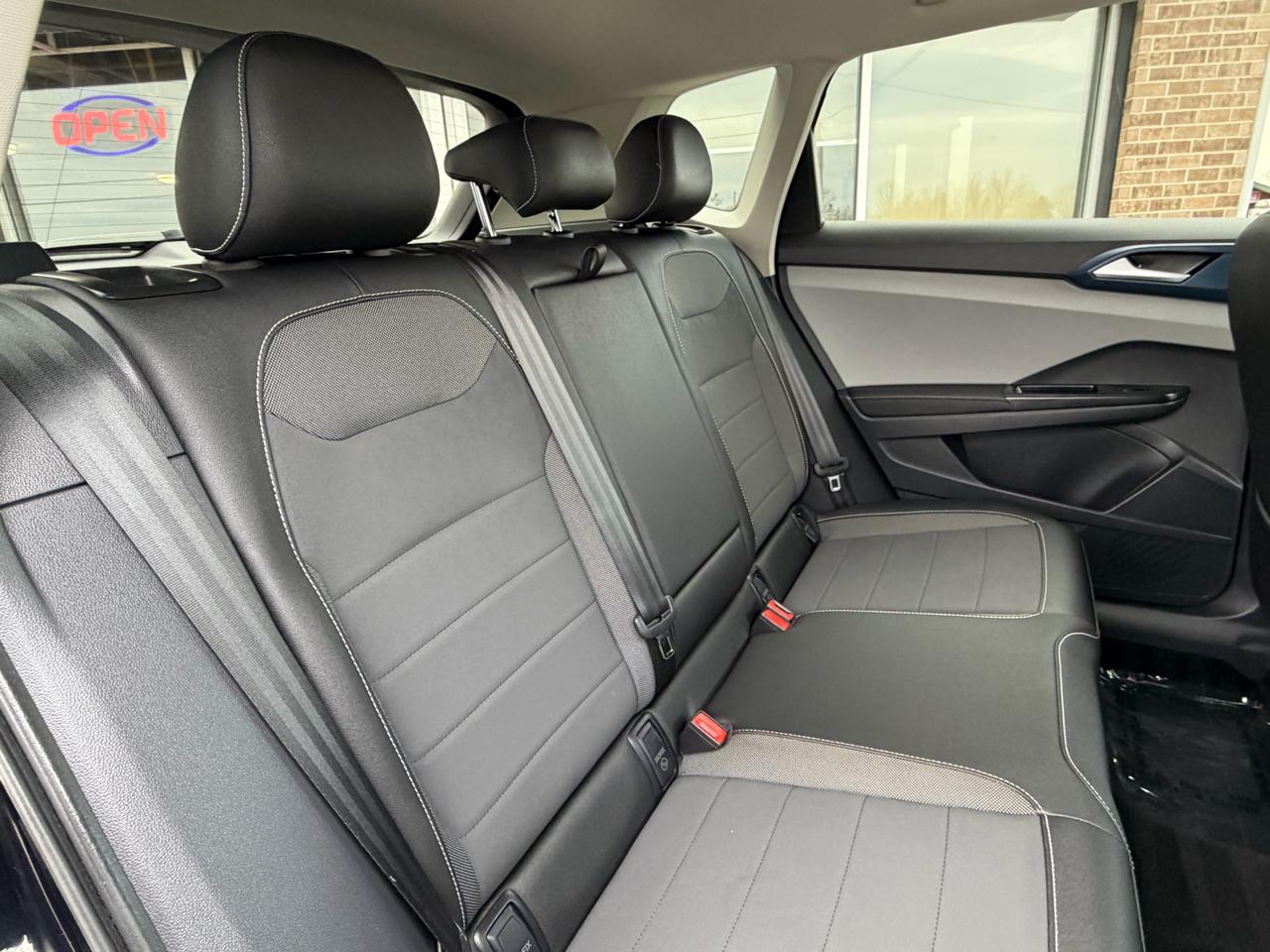 Volkswagen Taos SE FWD 2024