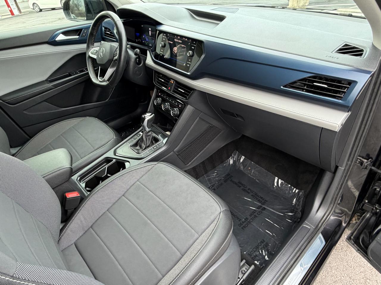 Volkswagen Taos SE FWD 2024