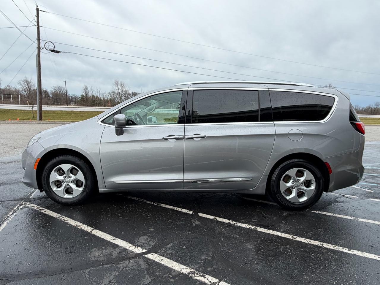 Chrysler Pacifica Touring-L Plus FWD 2017