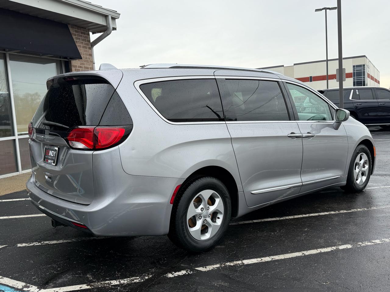 Chrysler Pacifica Touring-L Plus FWD 2017