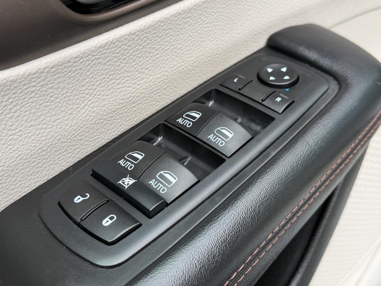 Chrysler Pacifica Touring-L Plus FWD 2017