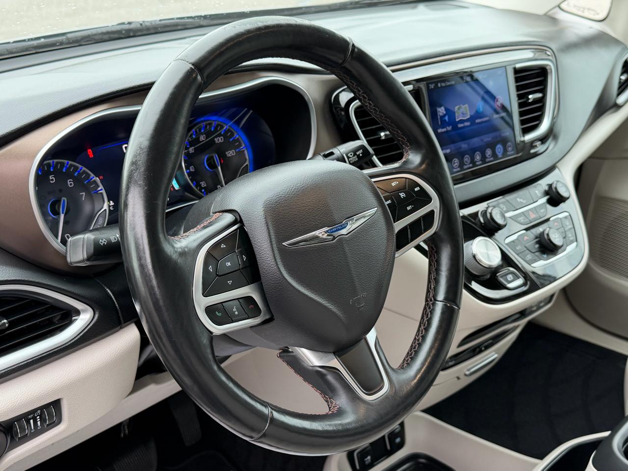 Chrysler Pacifica Touring-L Plus FWD 2017