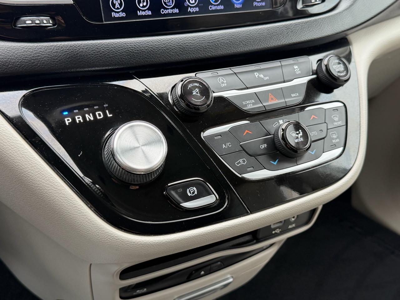 Chrysler Pacifica Touring-L Plus FWD 2017