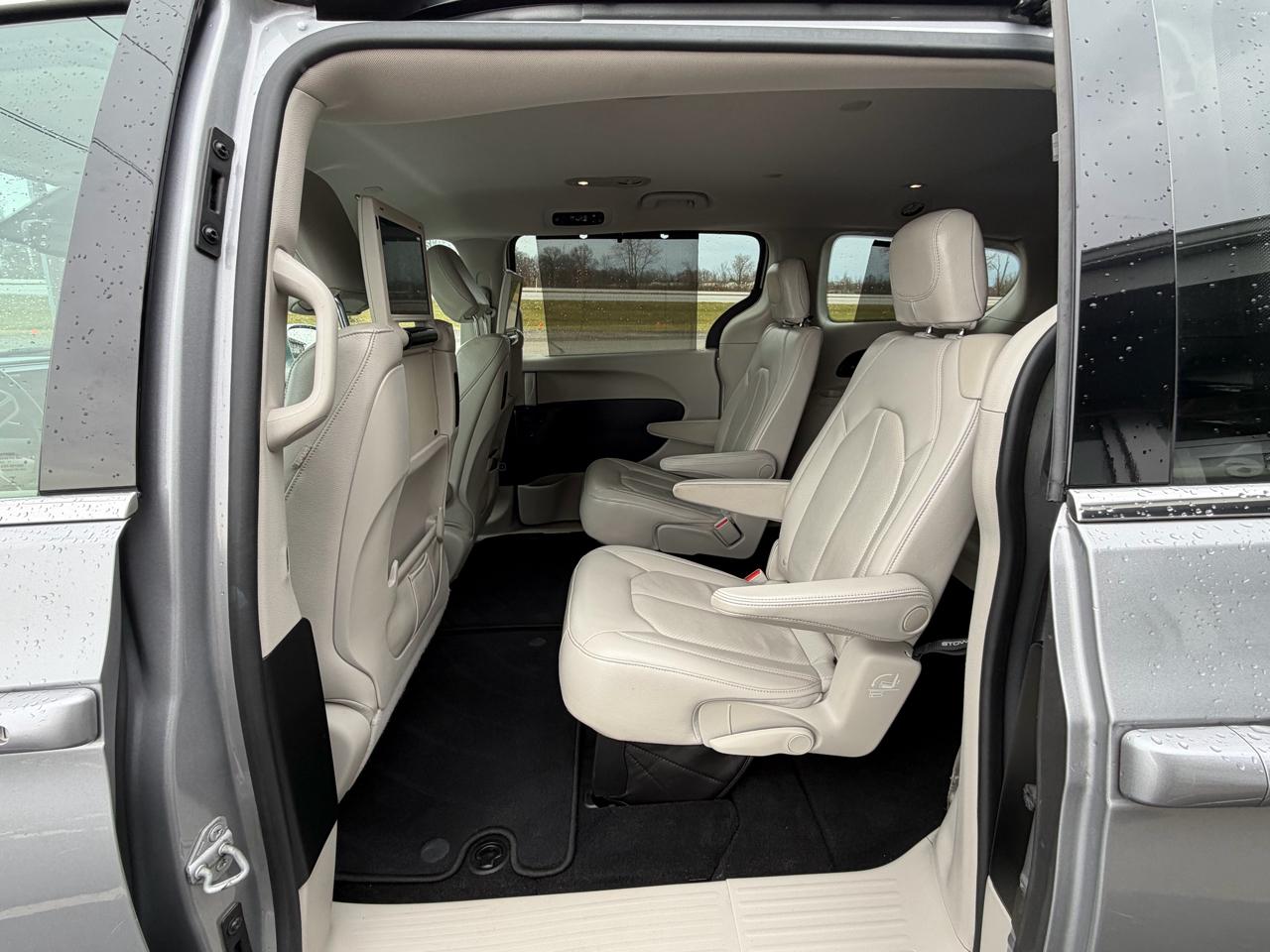 Chrysler Pacifica Touring-L Plus FWD 2017