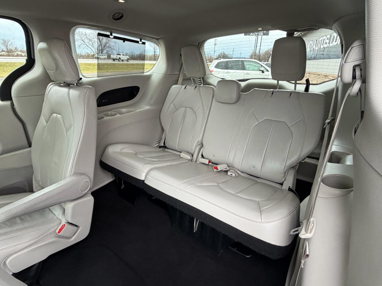 Chrysler Pacifica Touring-L Plus FWD 2017