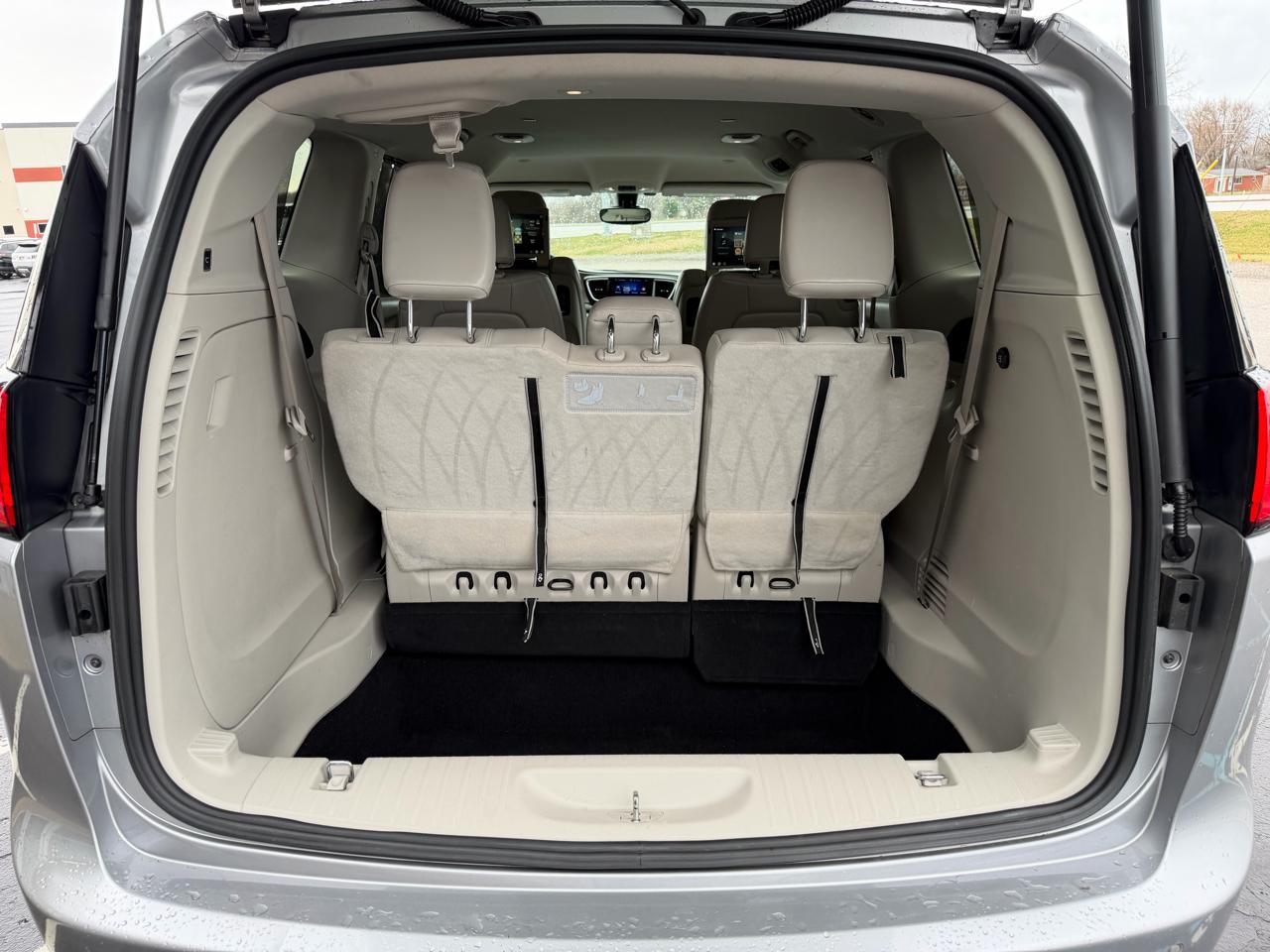 Chrysler Pacifica Touring-L Plus FWD 2017