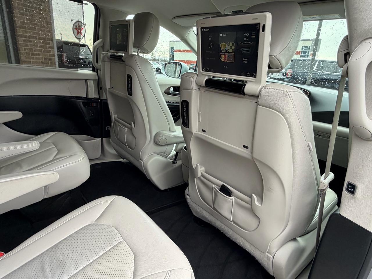 Chrysler Pacifica Touring-L Plus FWD 2017