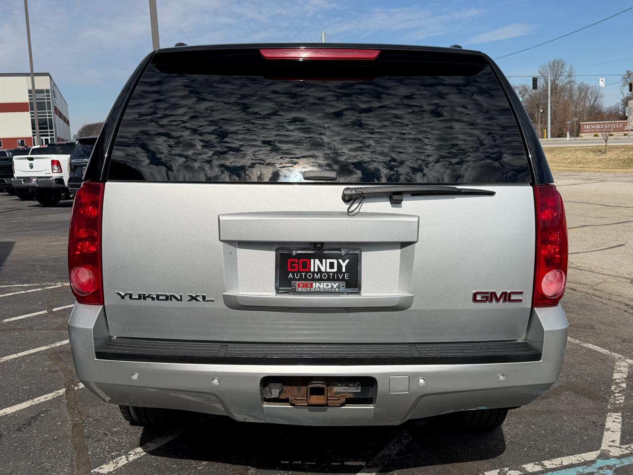 GMC Yukon XL 4WD 4dr SLE 2014