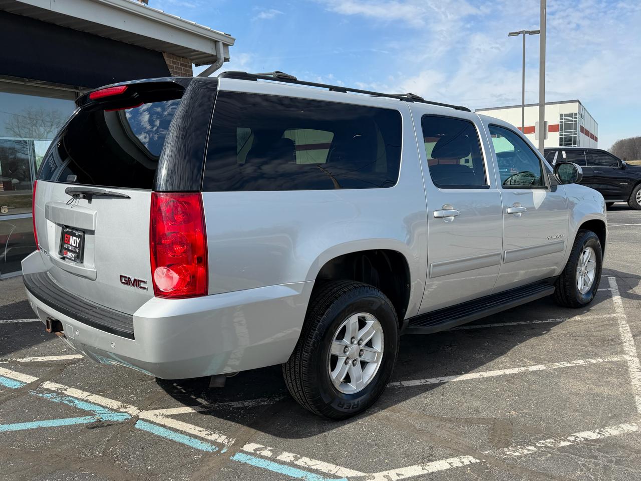 GMC Yukon XL 4WD 4dr SLE 2014