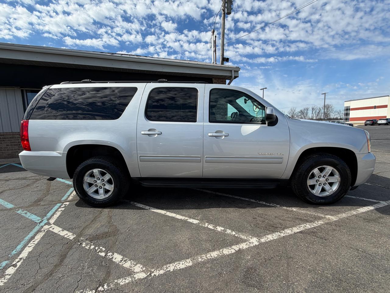 GMC Yukon XL 4WD 4dr SLE 2014