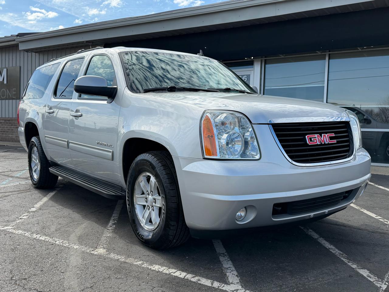 GMC Yukon XL 4WD 4dr SLE 2014