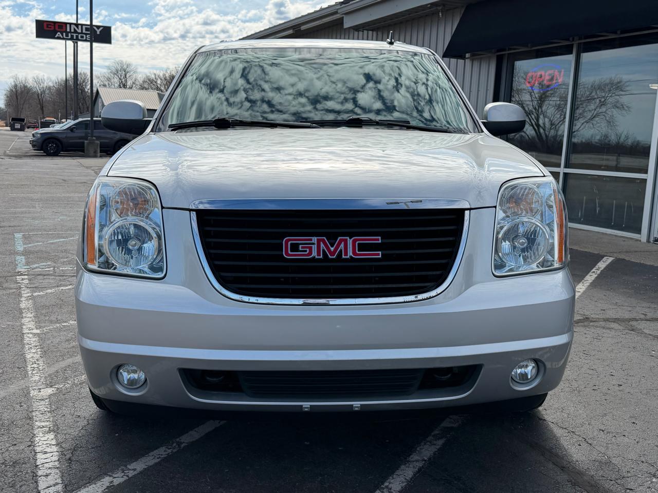 GMC Yukon XL 4WD 4dr SLE 2014