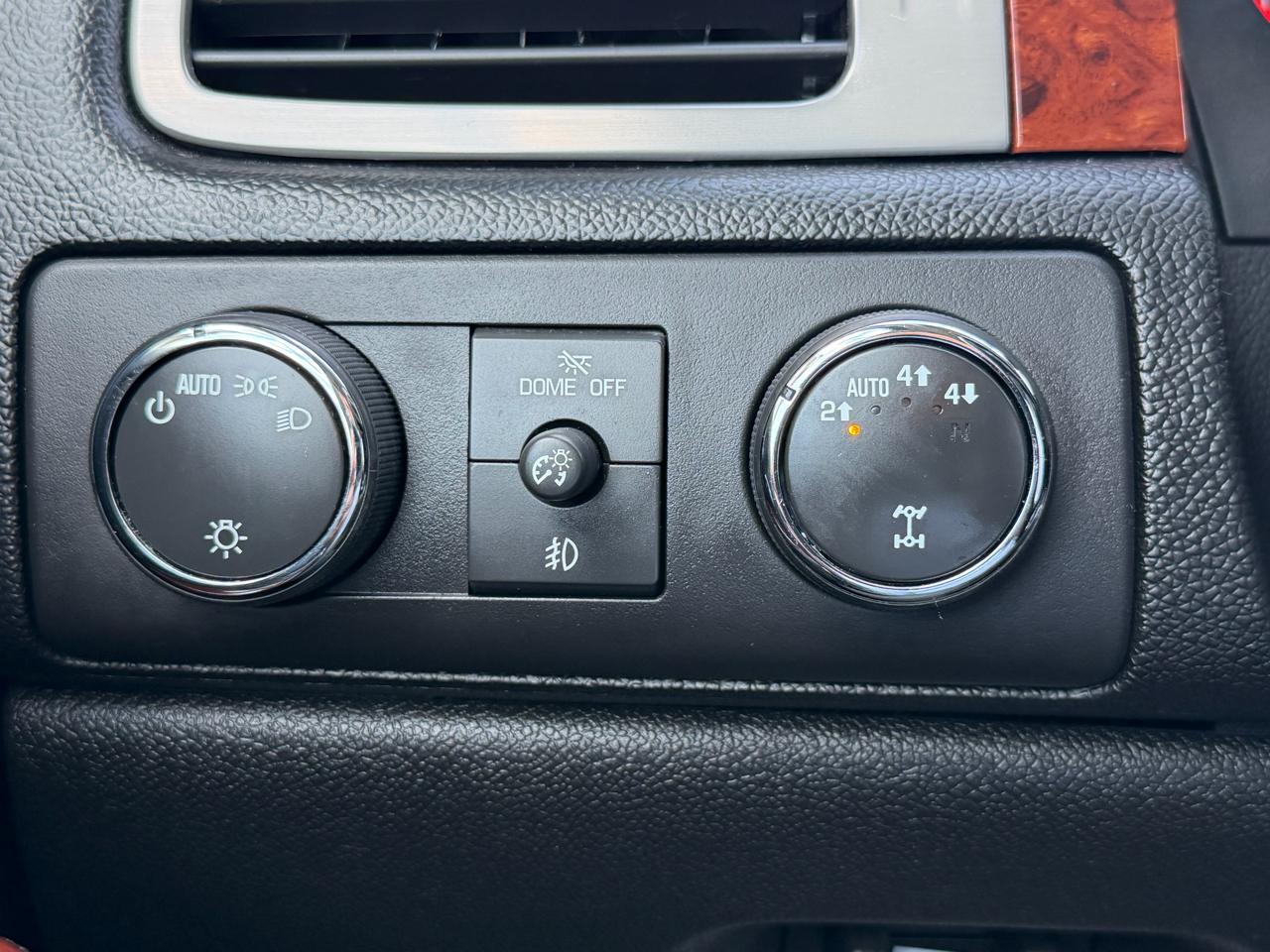 GMC Yukon XL 4WD 4dr SLE 2014