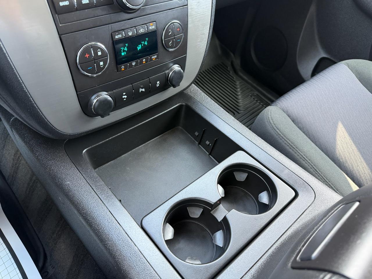 GMC Yukon XL 4WD 4dr SLE 2014