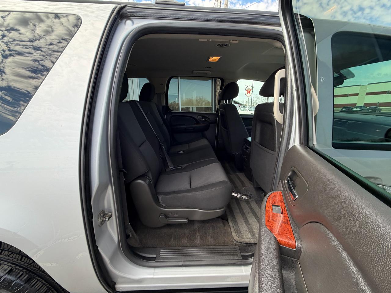 GMC Yukon XL 4WD 4dr SLE 2014