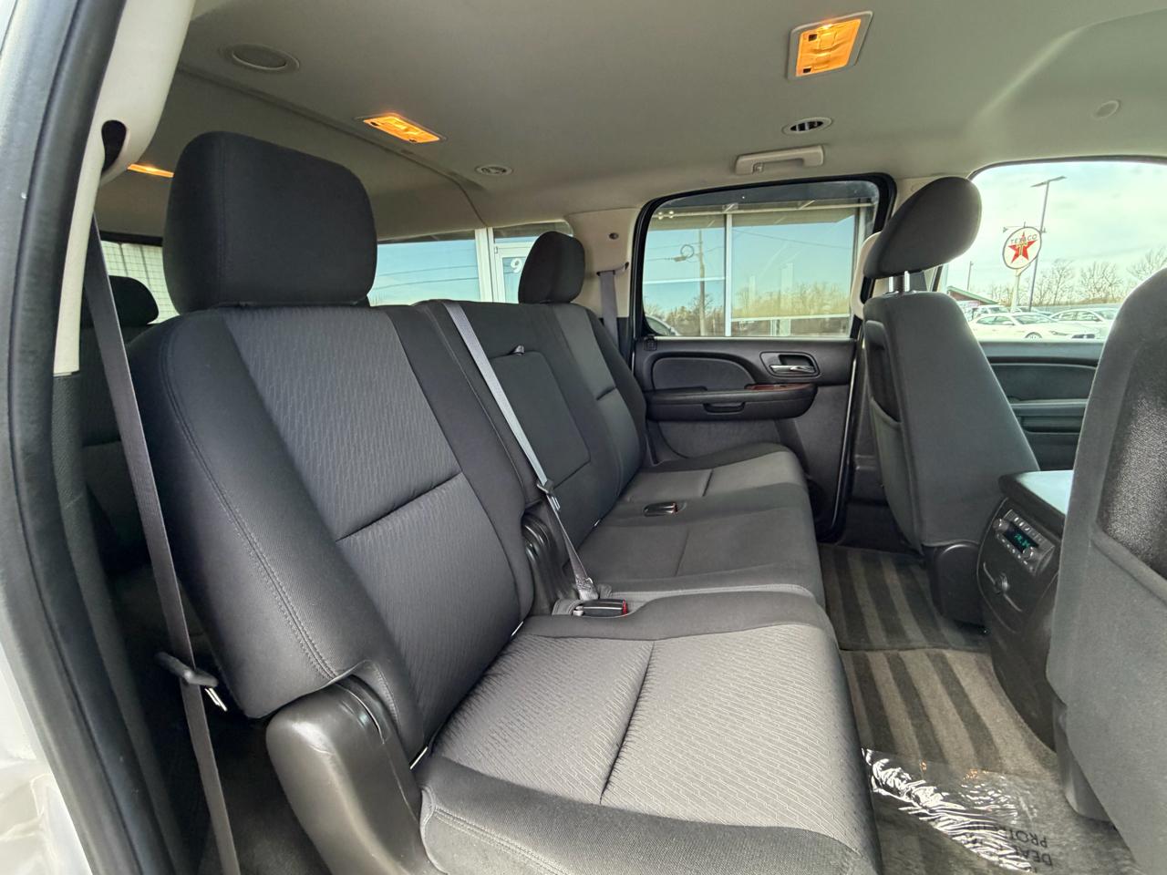 GMC Yukon XL 4WD 4dr SLE 2014