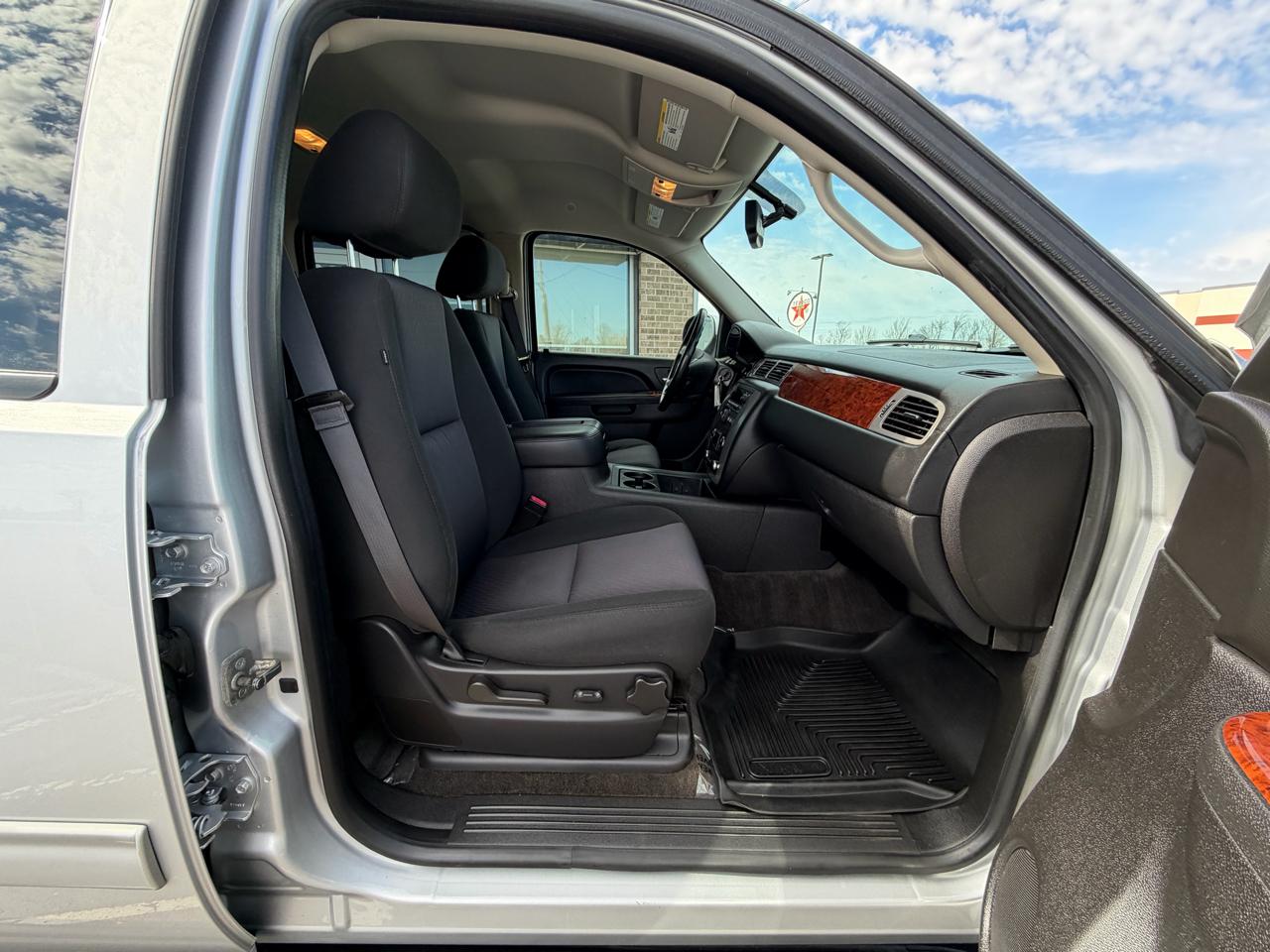 GMC Yukon XL 4WD 4dr SLE 2014