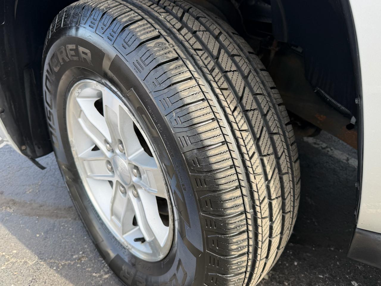 GMC Yukon XL 4WD 4dr SLE 2014