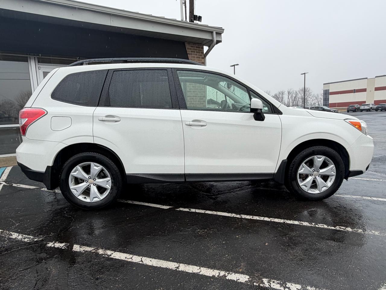 Subaru Forester 4dr CVT 2.5i Premium PZEV 2016