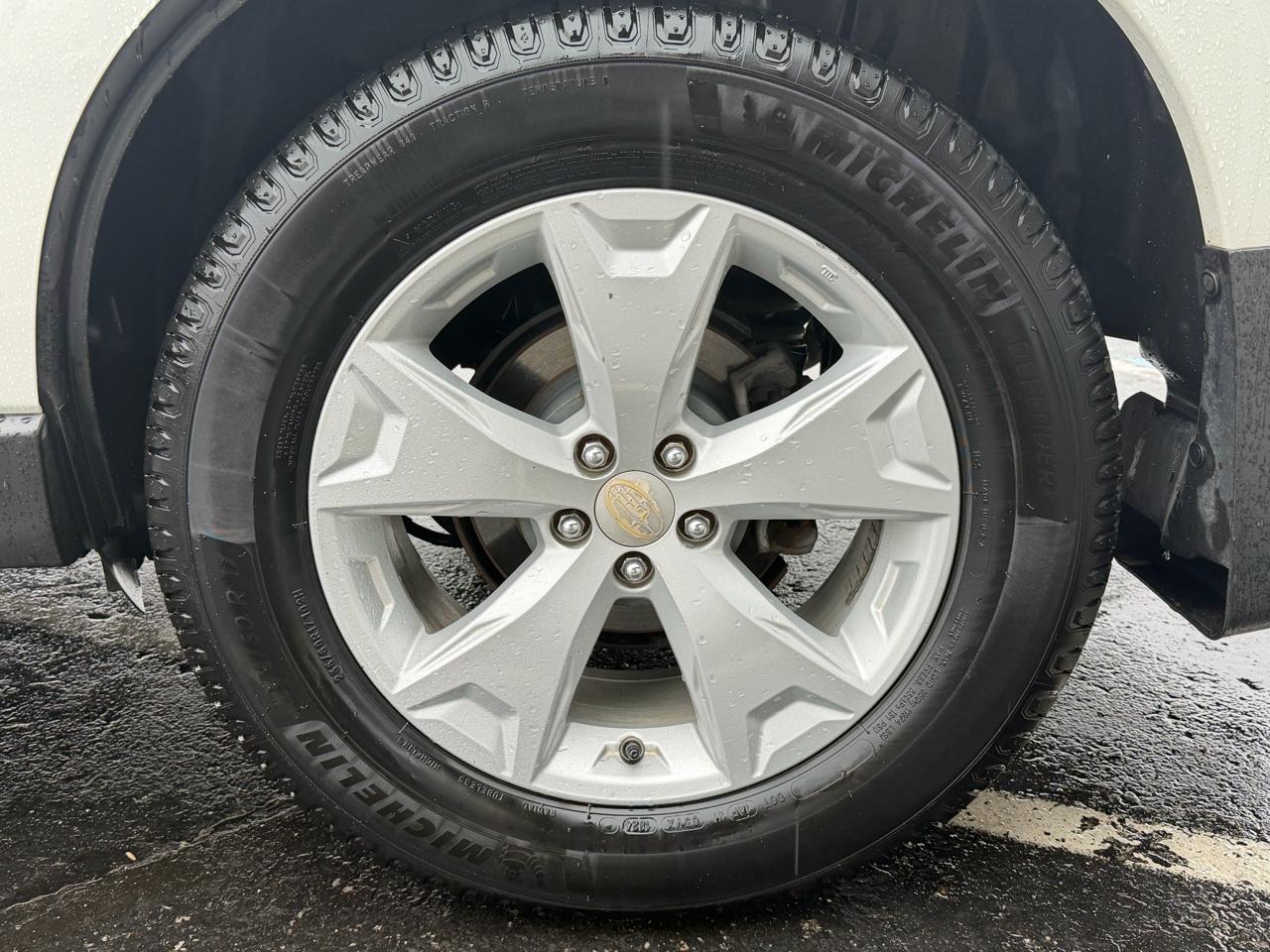 Subaru Forester 4dr CVT 2.5i Premium PZEV 2016