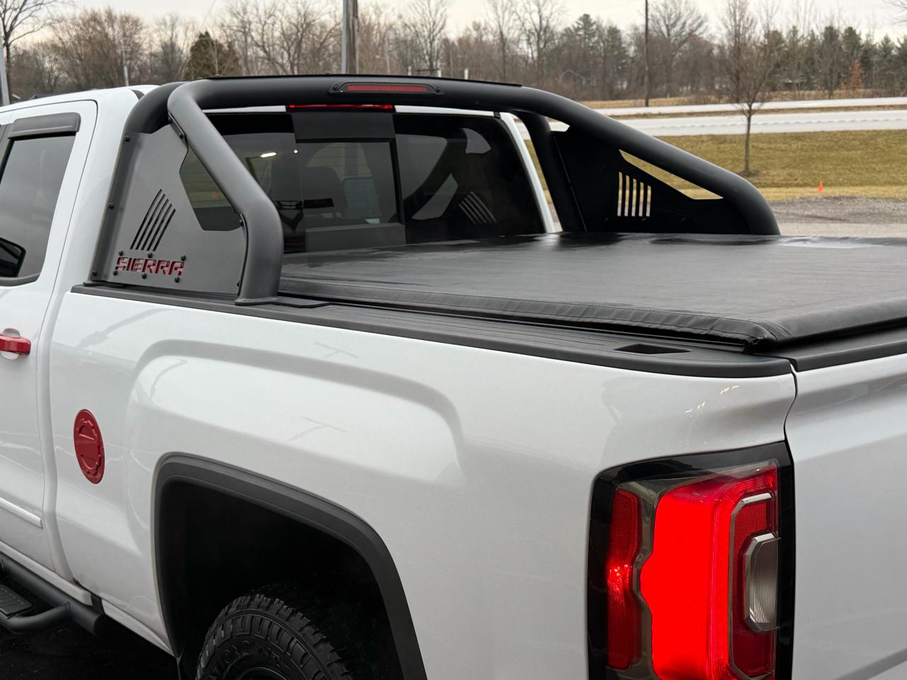 GMC Sierra 1500 4WD Double Cab 143.5" SLT 2017