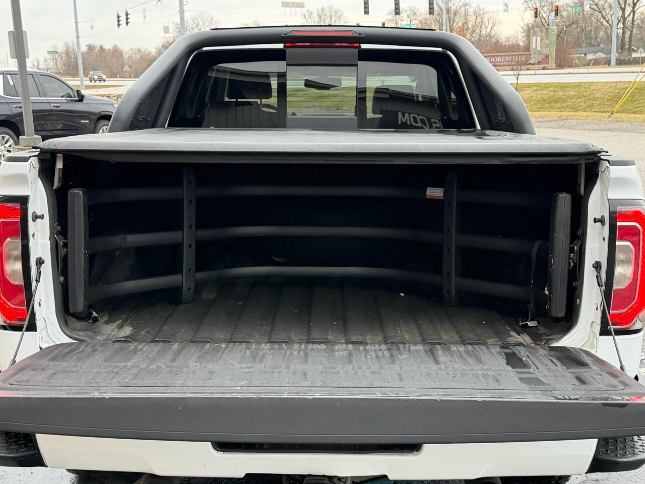 GMC Sierra 1500 4WD Double Cab 143.5" SLT 2017