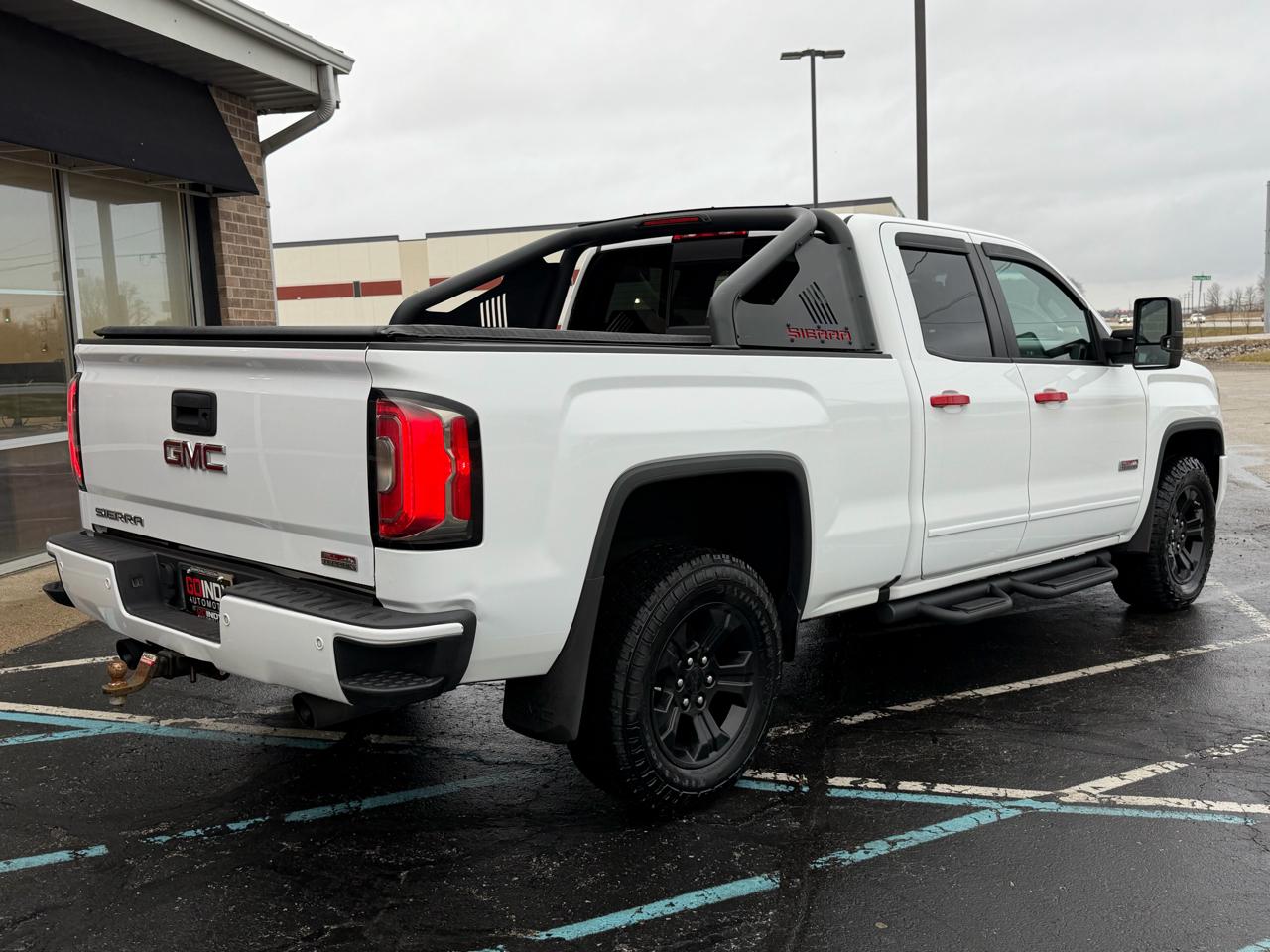 GMC Sierra 1500 4WD Double Cab 143.5" SLT 2017