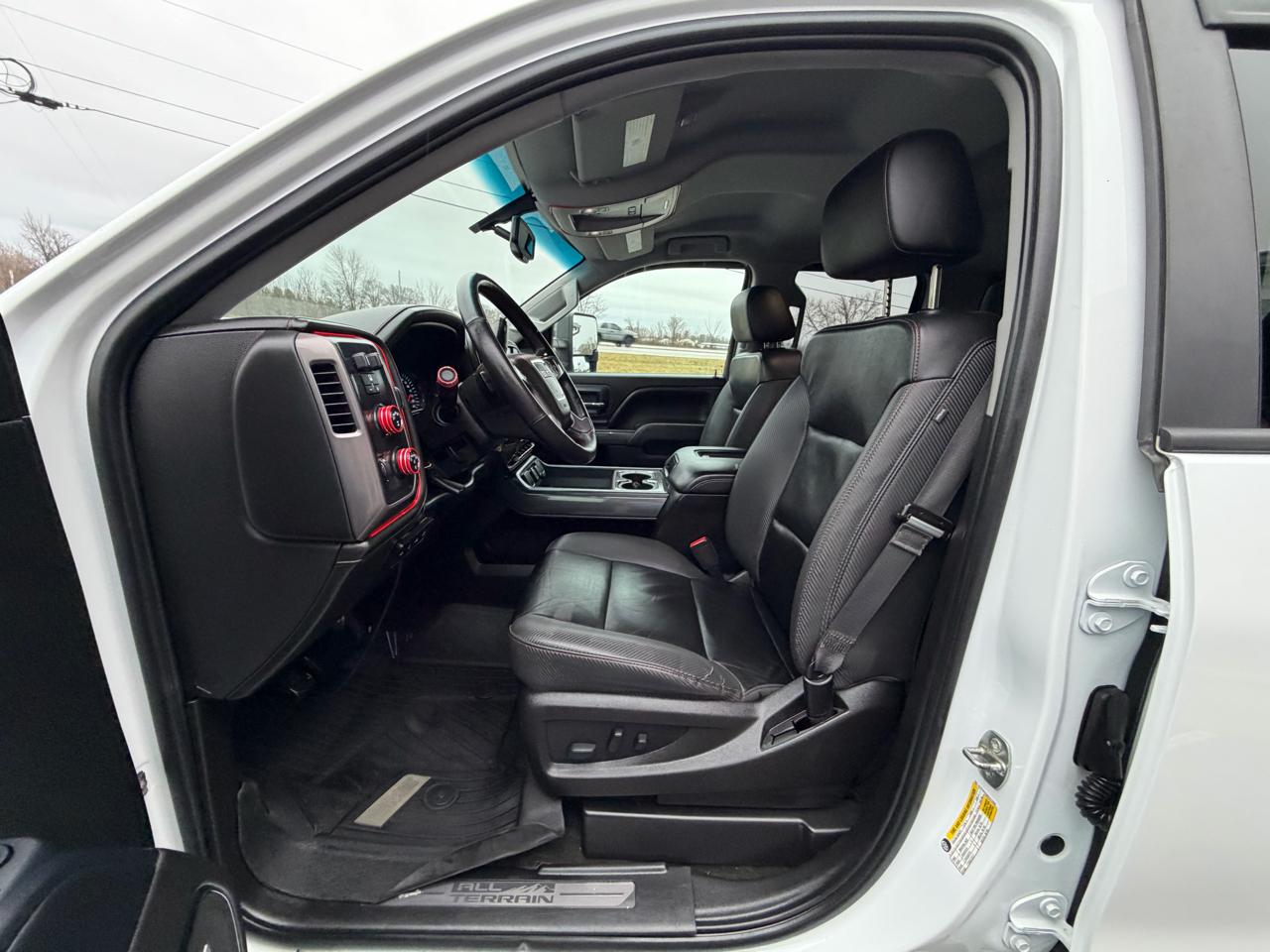 GMC Sierra 1500 4WD Double Cab 143.5" SLT 2017