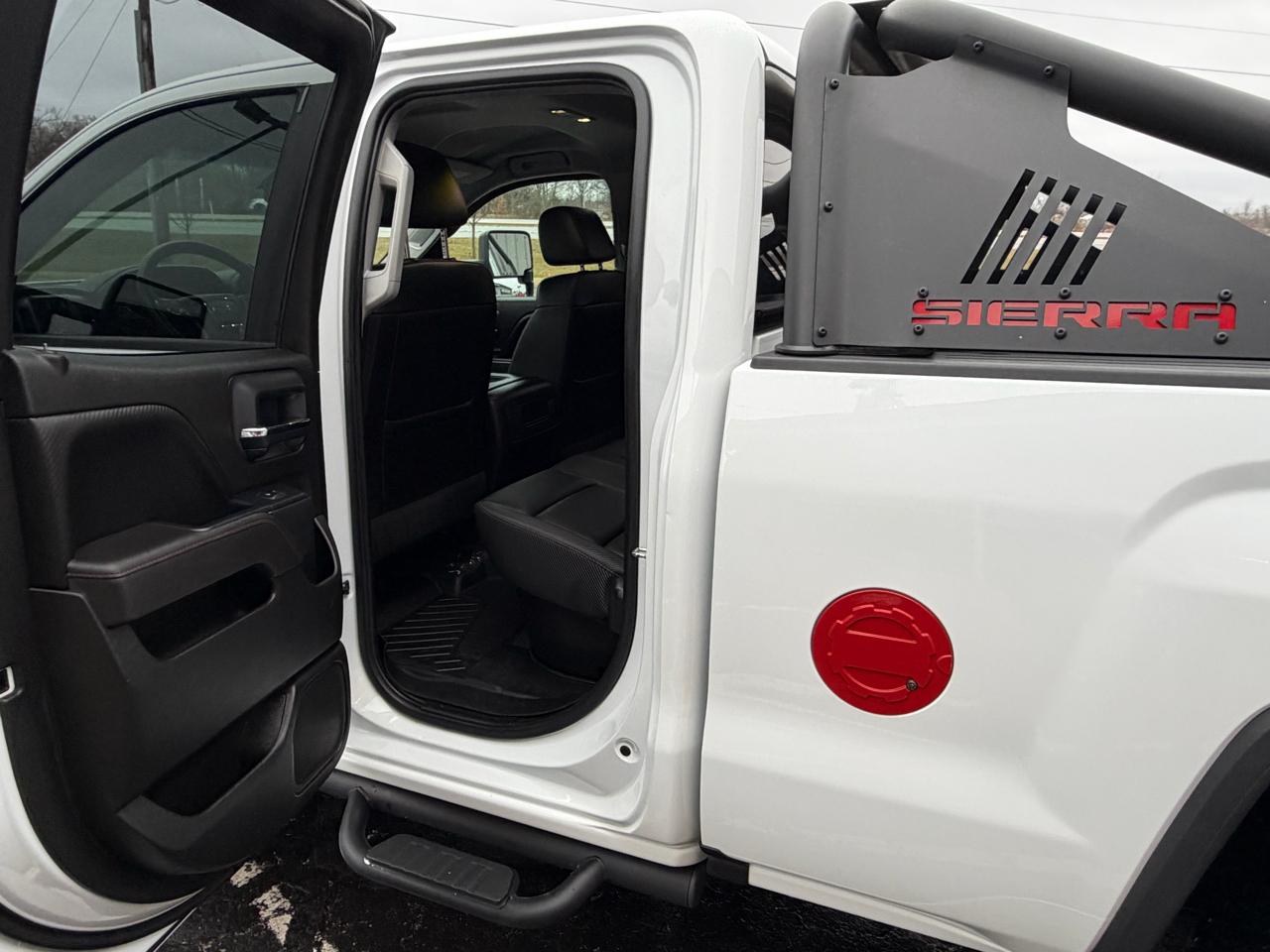 GMC Sierra 1500 4WD Double Cab 143.5" SLT 2017