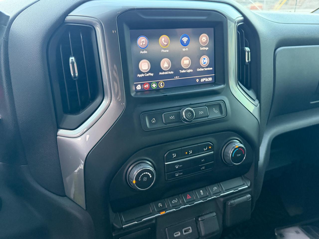 Chevrolet Silverado 1500 4WD Crew Cab 147" Custom 2021