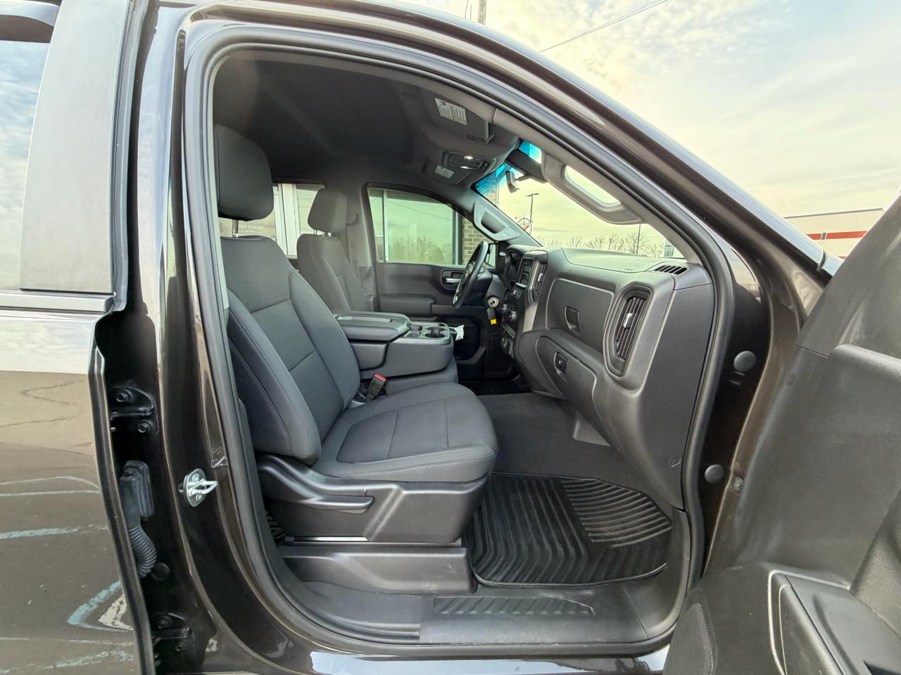 Chevrolet Silverado 1500 4WD Crew Cab 147" Custom 2021