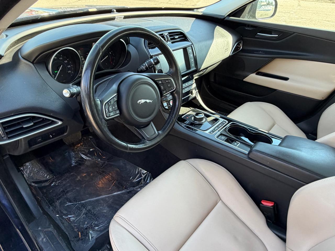 Jaguar XE 35t Premium AWD 2017