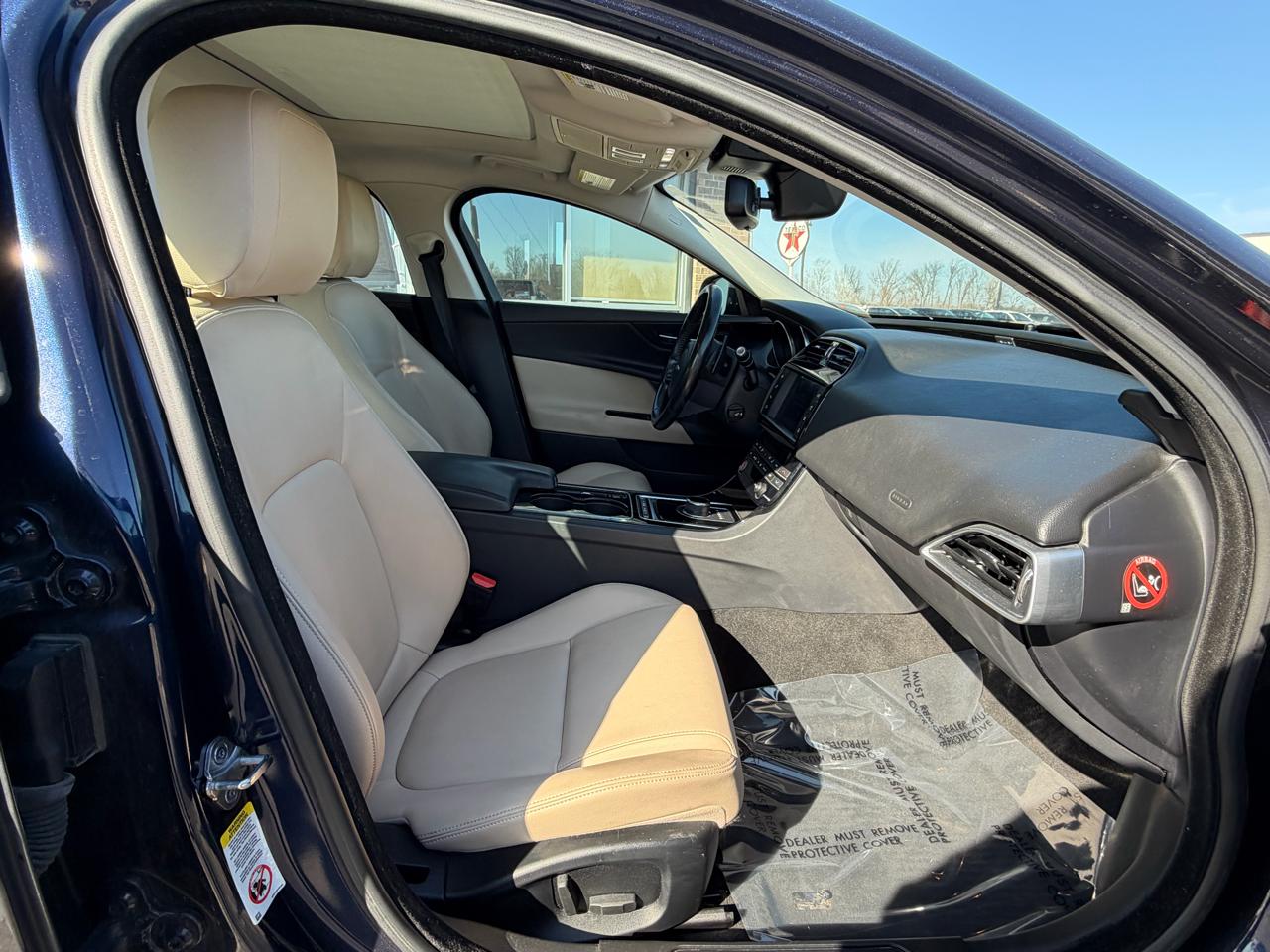 Jaguar XE 35t Premium AWD 2017