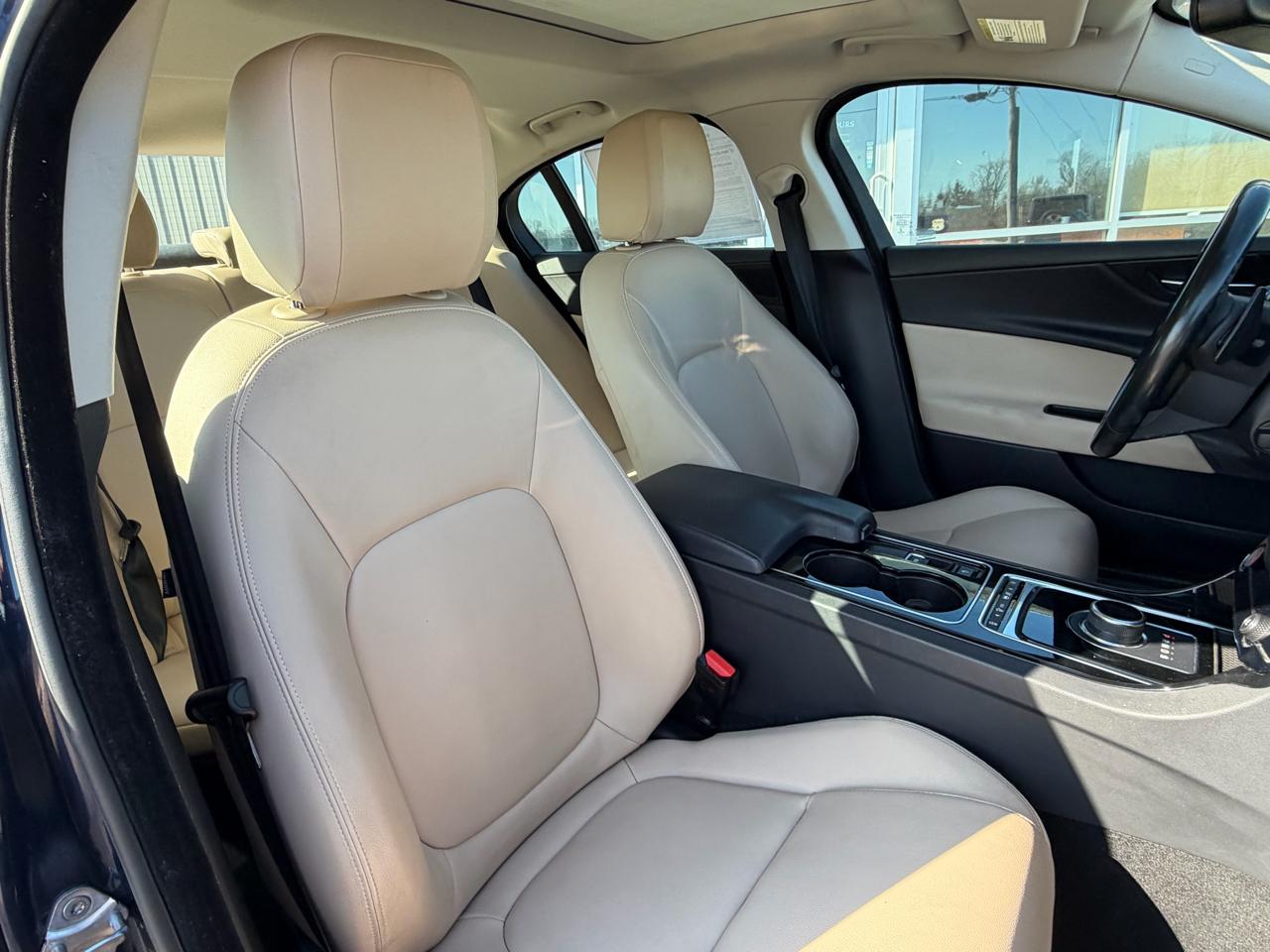 Jaguar XE 35t Premium AWD 2017